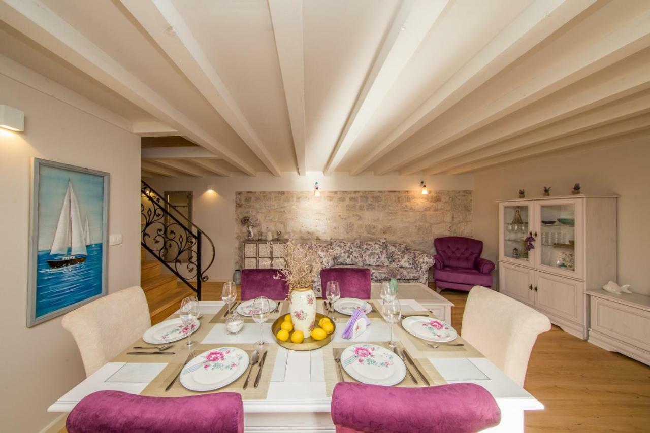Villa Martina Комижа Экстерьер фото