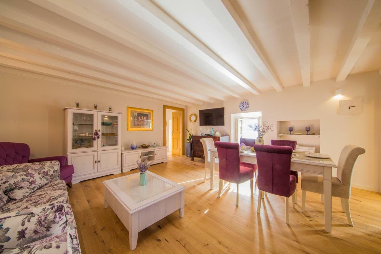 Villa Martina Комижа Экстерьер фото
