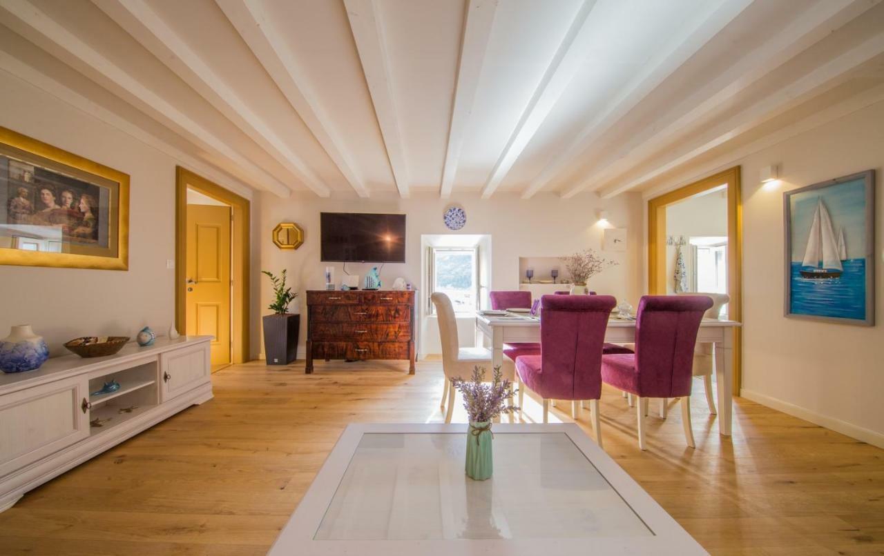 Villa Martina Комижа Экстерьер фото
